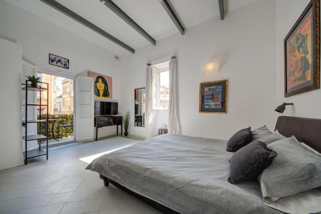 Traditional Maltese Town House In Floriana Exterior photo